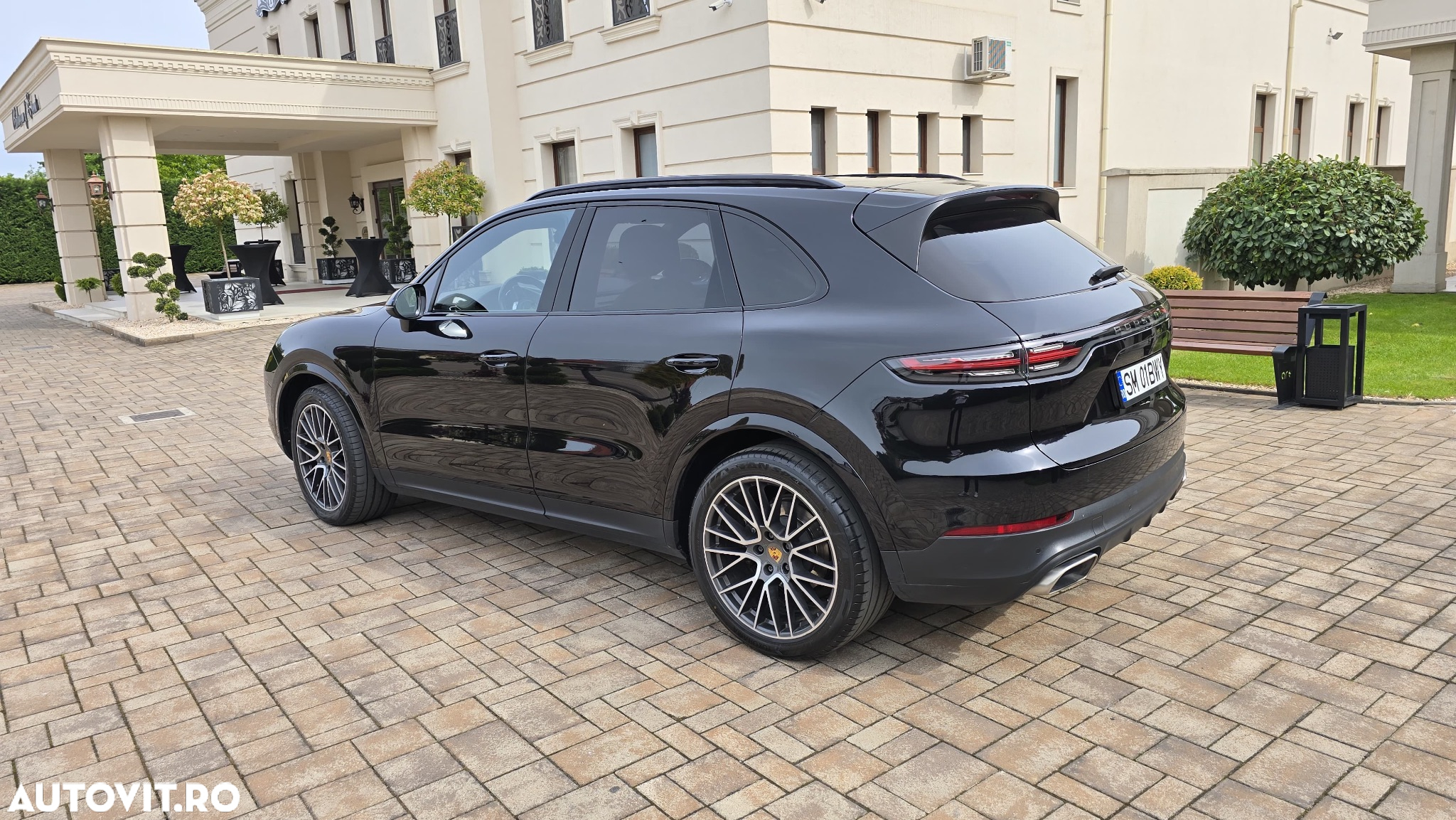 Porsche Cayenne - 4