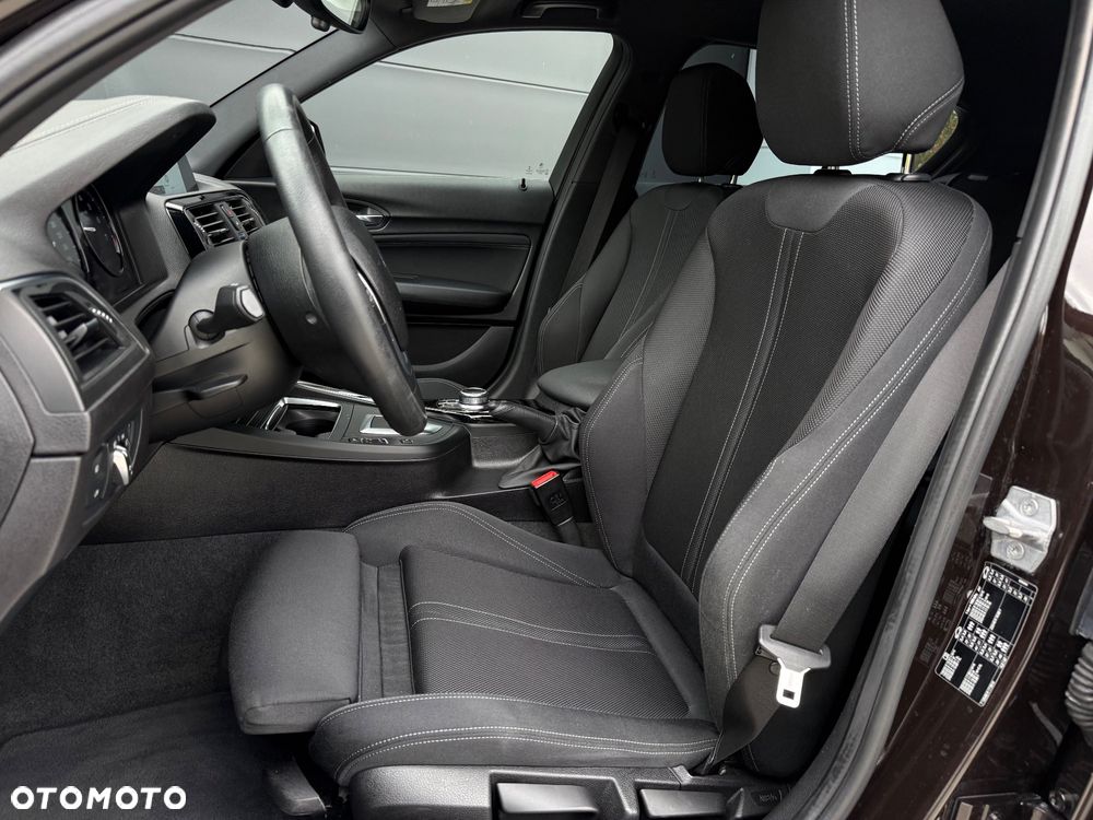 BMW Seria 1 120i Sport Line Shadow sport - 31