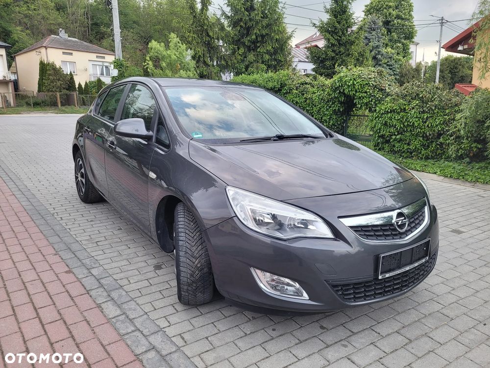 Opel Astra 1.6 Innovation - 2
