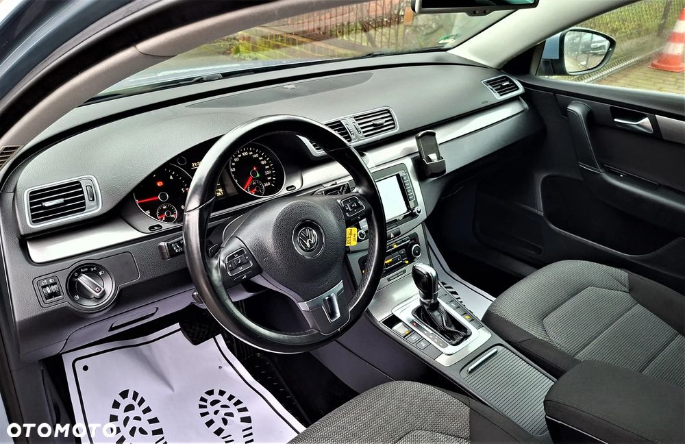 Volkswagen Passat 2.0 TDI DSG BlueMotion Technology Comfortline - 17