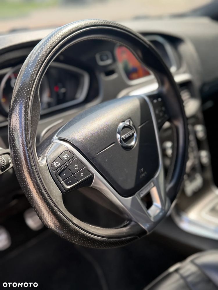 Volvo V40 D3 Drive-E R-Design Momentum - 19