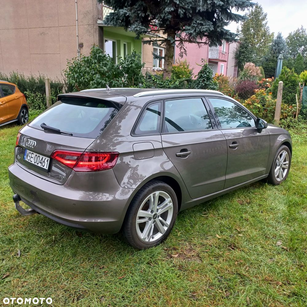 Audi A3 Sportback 1.6 TDI clean diesel Ambiente - 16