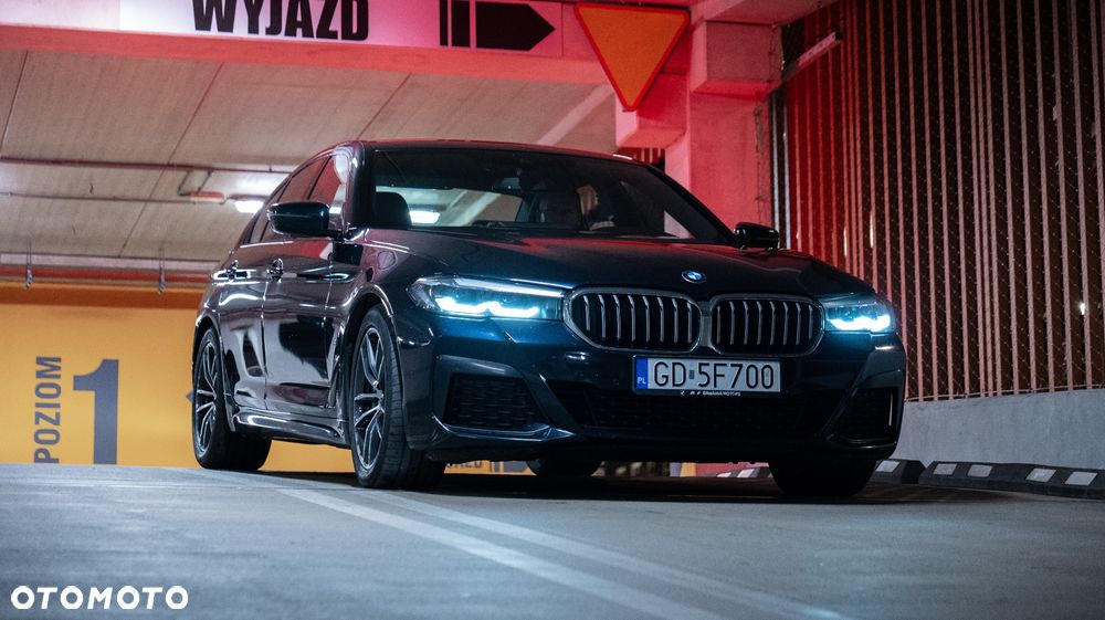 BMW Seria 5 530i xDrive mHEV M Sport sport - 3