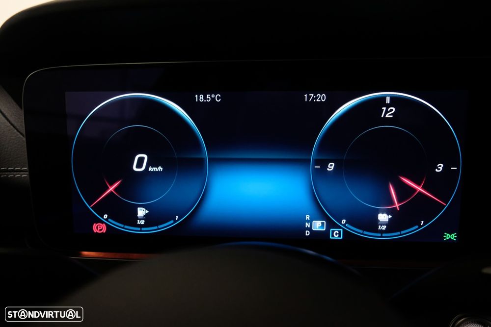 Mercedes-Benz E 300 de AMG Line - 16