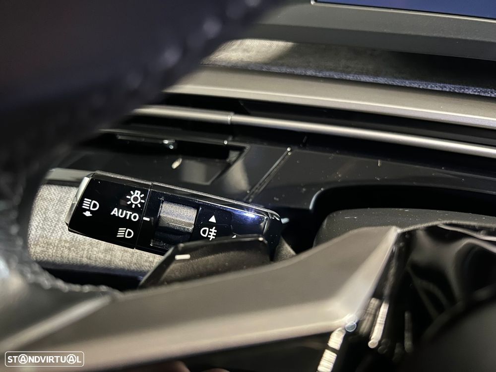 Peugeot 3008 1.2 Hybrid Allure Pack e-DCS6 - 29
