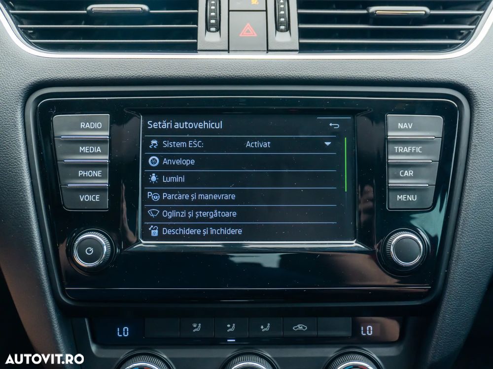 Skoda Octavia 2.0 TDI 4X4 DSG RS - 32