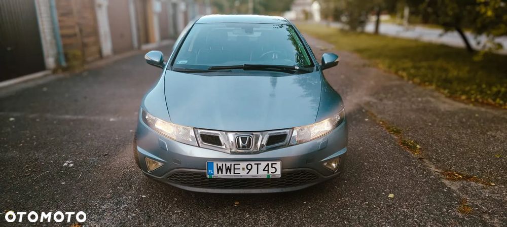 Honda Civic 1.8 Executive NAVI - 3