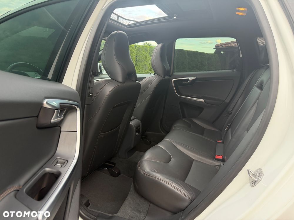 Volvo XC 60 D4 Drive-E Ocean Race - 21