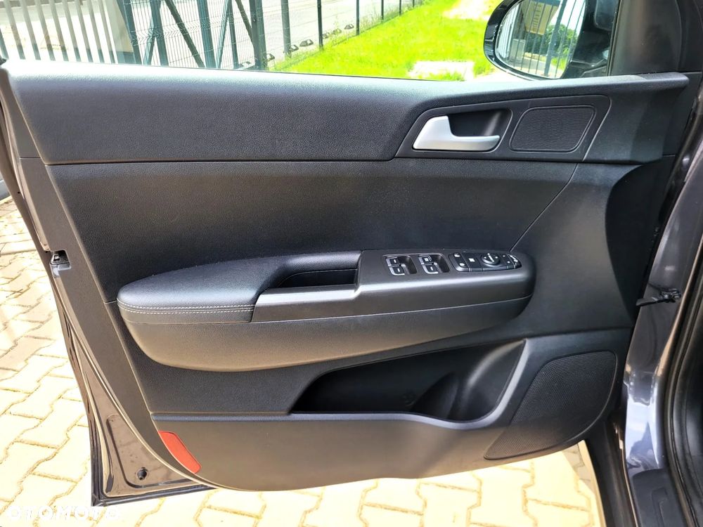 Kia Sportage 1.6 GDI Black Edition 2WD - 36