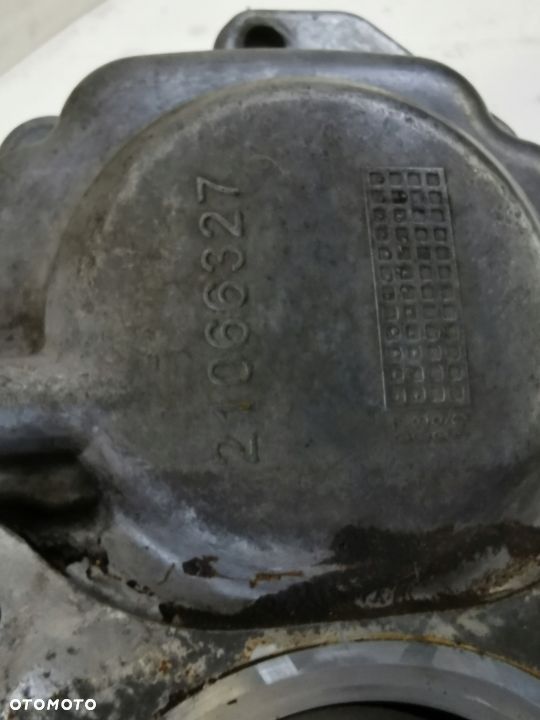 PRZYSTAWKA SKRZYNI BIEGÓW PTO VOLVO FH 21066327 - 3