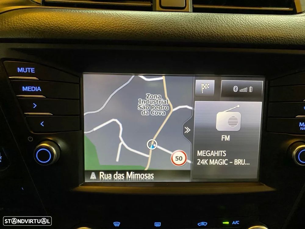 Toyota Avensis Touring Sports 2.0 D-4D Luxury+GPS - 12