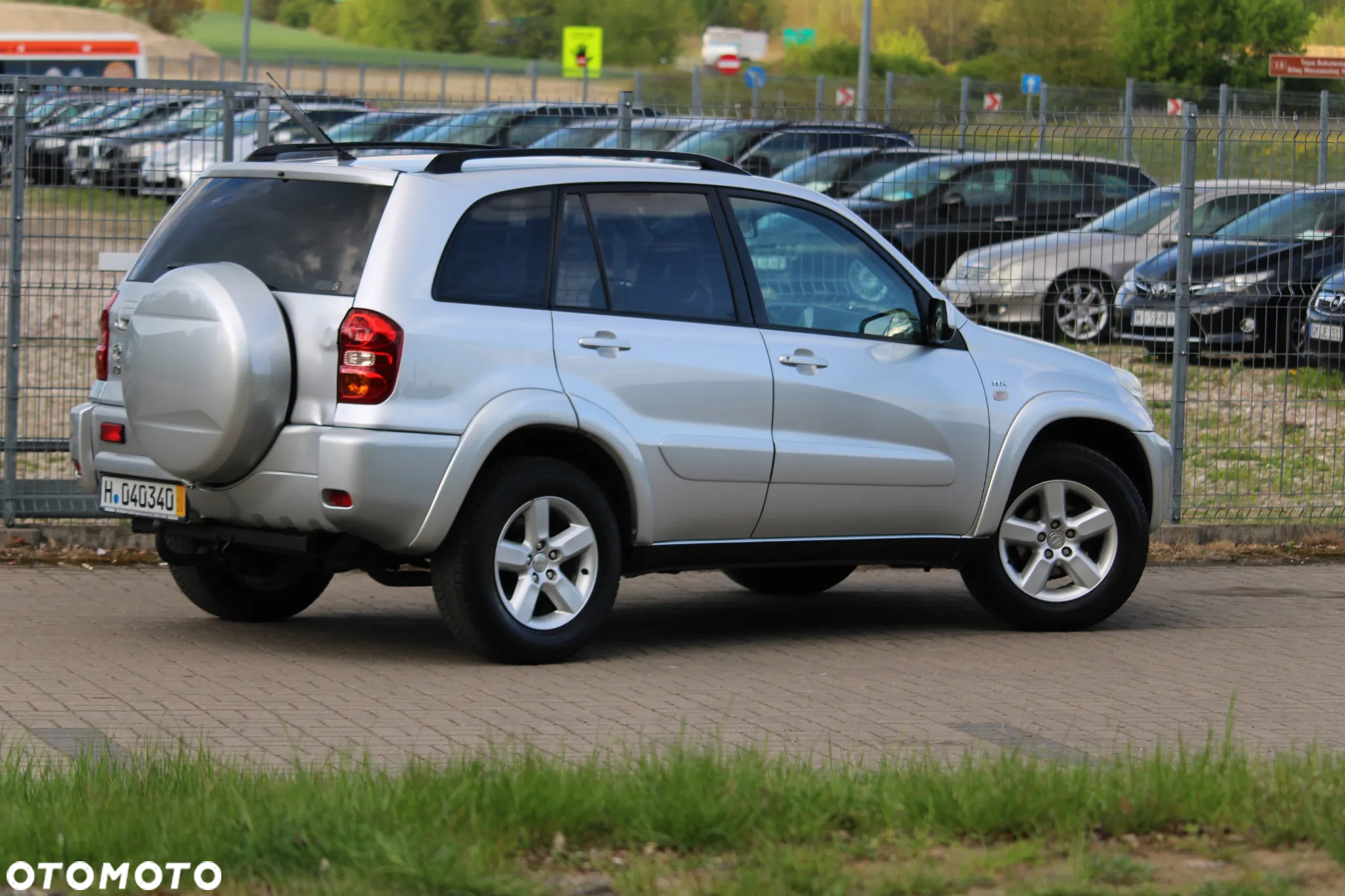 Toyota RAV4 - 11