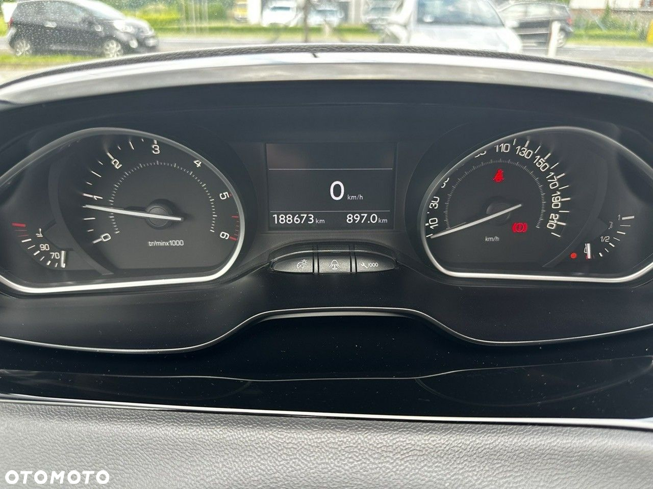 Peugeot 208 - 24