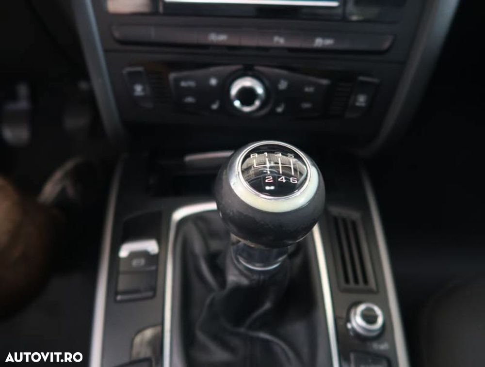 Audi A4 Limuzina 2.0 TDI DPF S line Sportpaket - 10