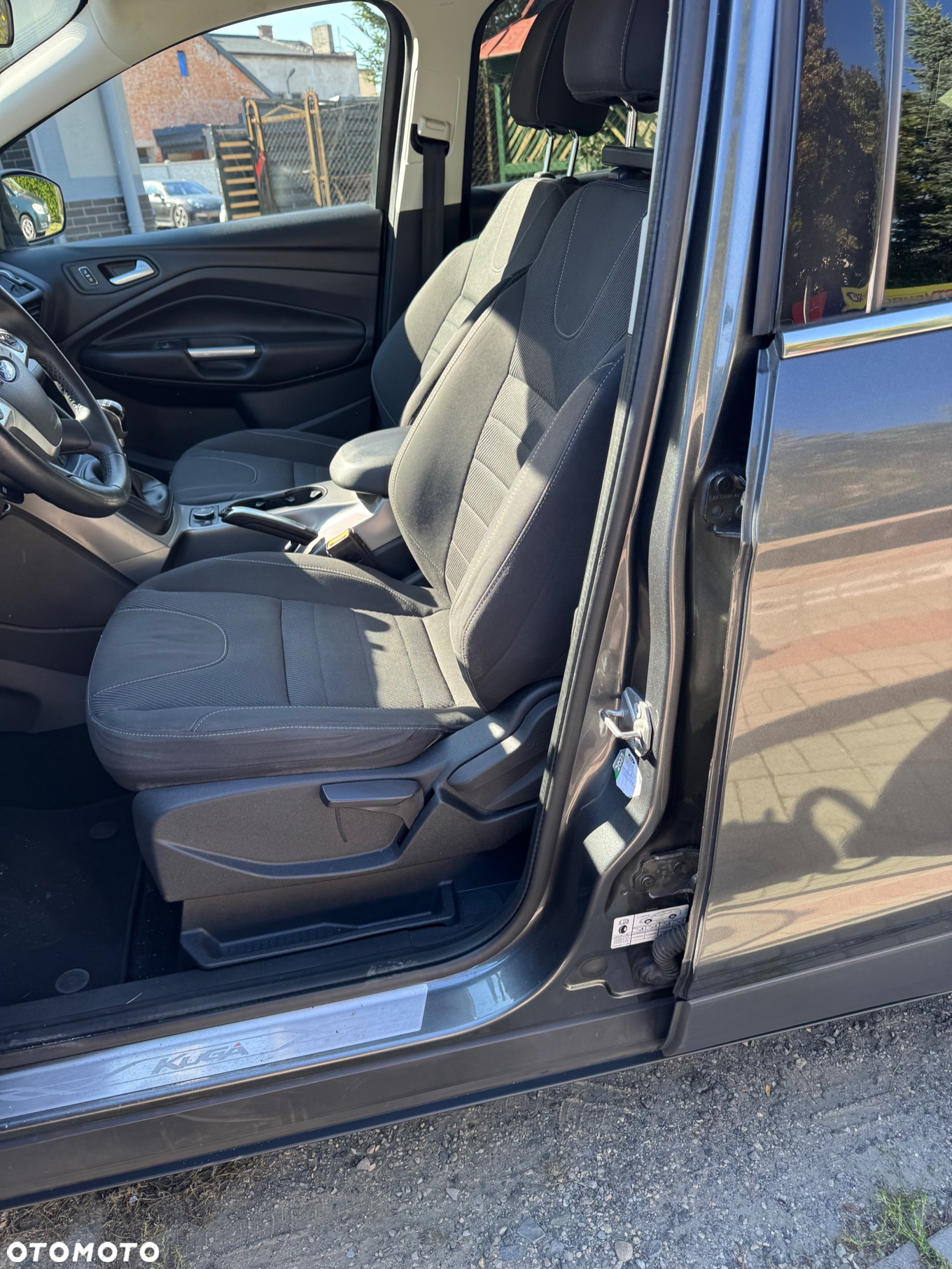 Ford Kuga 1.6 EcoBoost 2x4 Titanium - 27