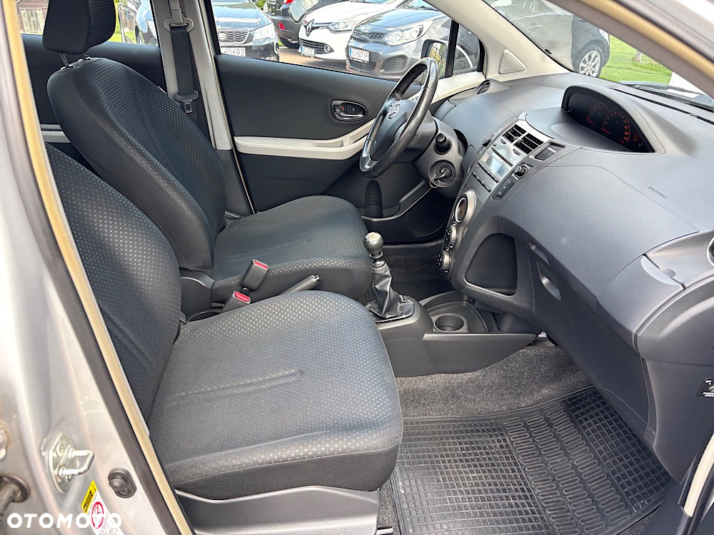 Toyota Yaris 1.33 Prestige - 25