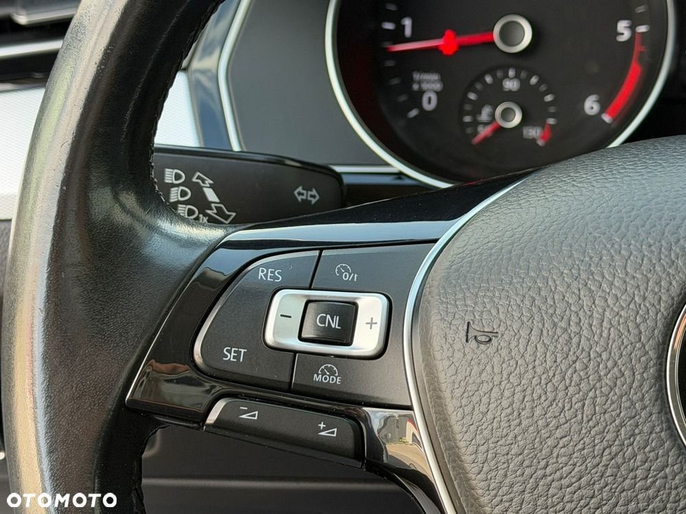 Volkswagen Passat - 22