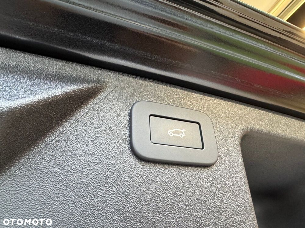 Land Rover Discovery Sport - 24