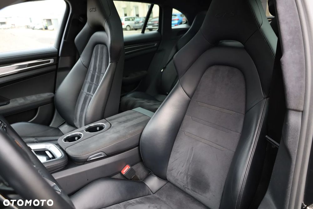 Porsche Panamera GTS - 26