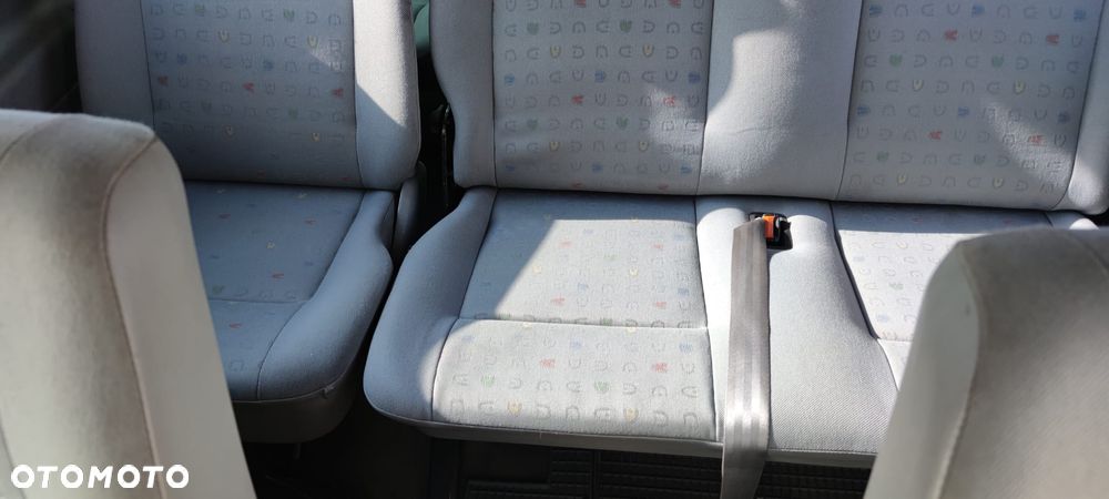 Volkswagen Caravelle - 20