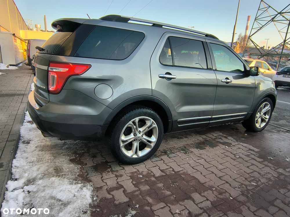 Ford Explorer - 16