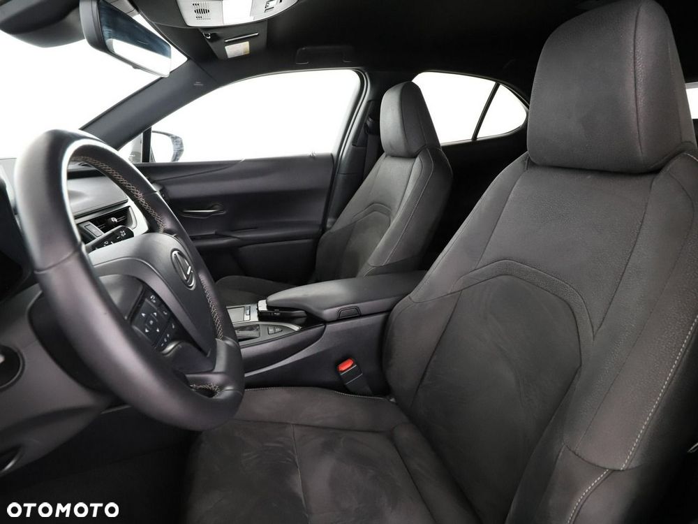 Lexus UX 250h - 14