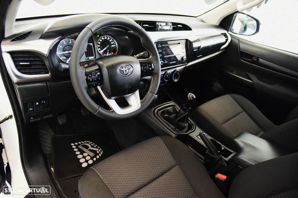 Toyota Hilux 2.4 D-4D 2WD CD CM - 13
