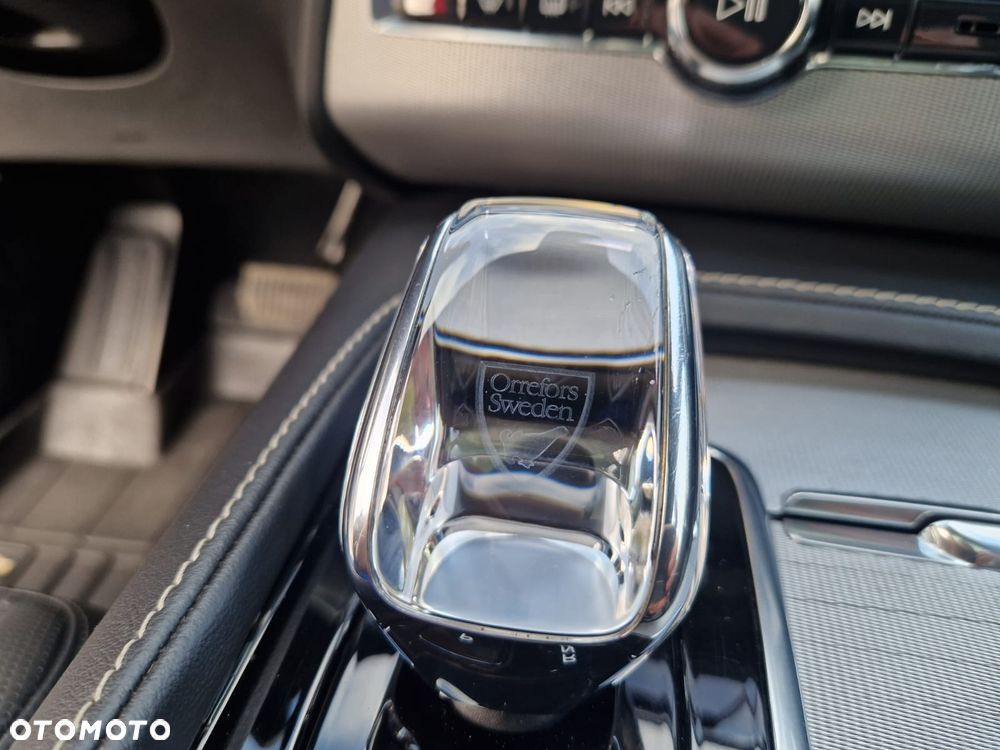 Volvo XC 90 B5 D AWD Ultimate Dark 7os - 19