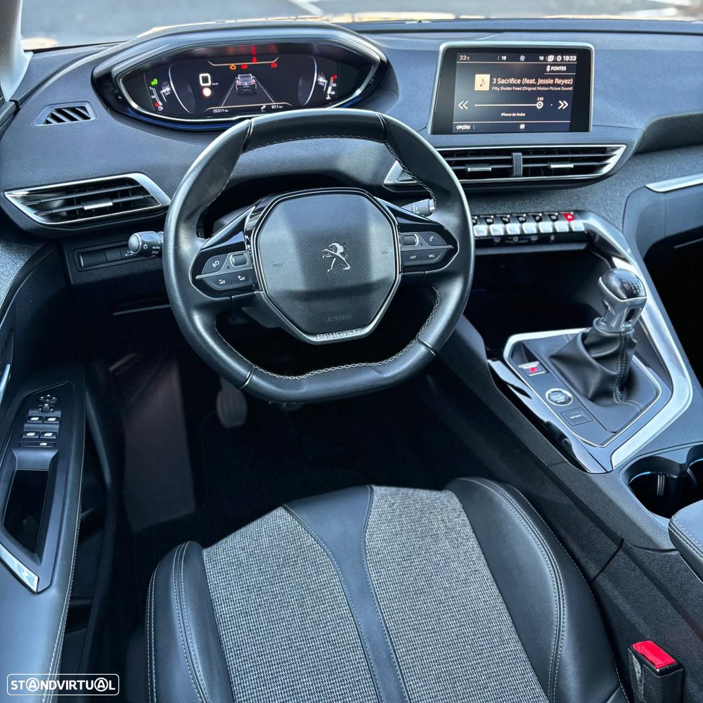 Peugeot 3008 PureTech 130 Stop & Start GPF Allure - 18
