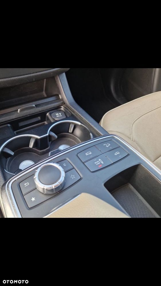 Mercedes-Benz ML 350 BlueTec 4-Matic - 11