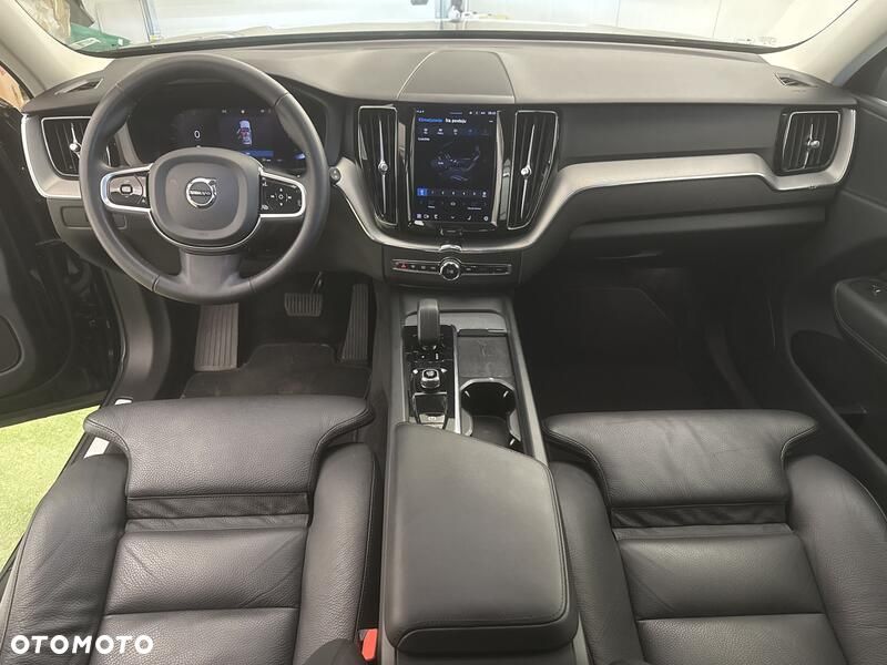 Volvo XC 60 B4 D AWD Plus Dark - 23