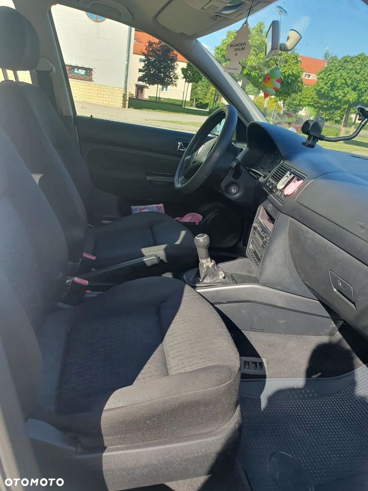 Volkswagen Golf - 4