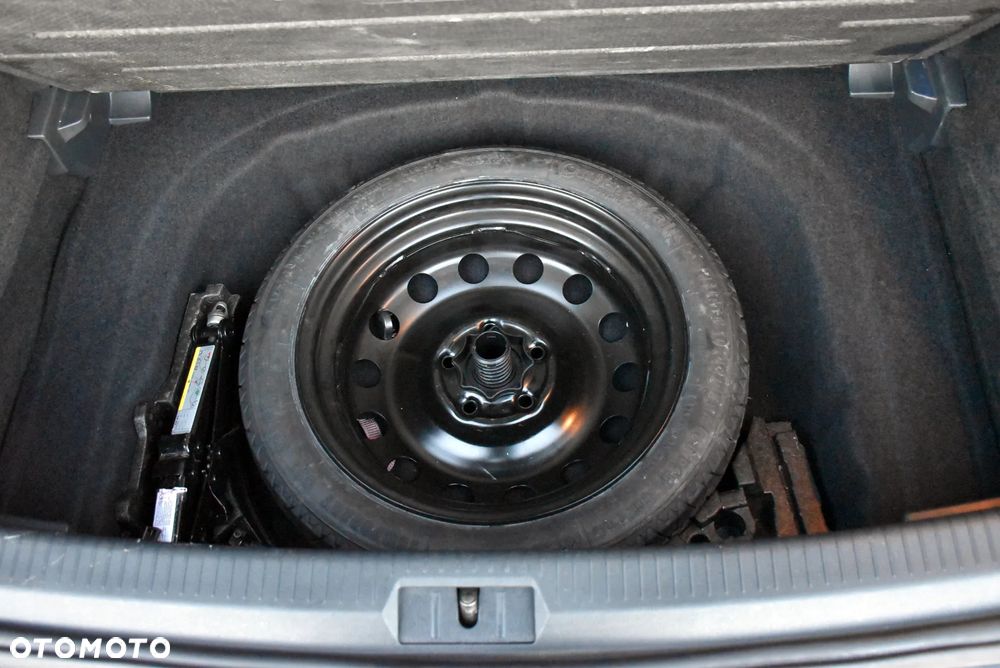 Volkswagen Golf - 28
