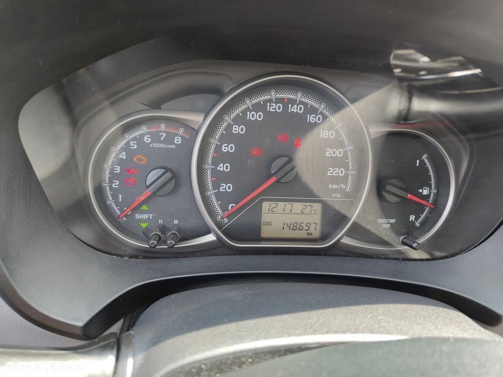Toyota Yaris 1.33 Premium EU6 - 17