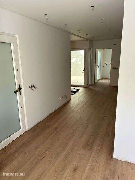 Moradia T3 Totalmente Recuperada para venda - Alcobaça - Grande imagem: 2/11