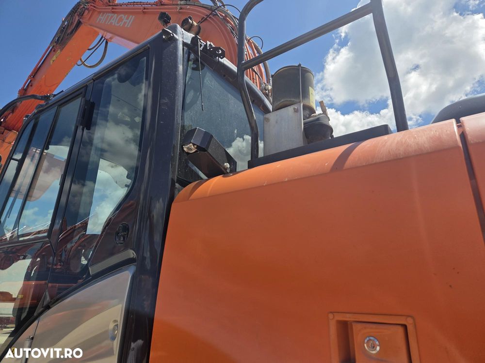 Hitachi ZX250LCN-6, 2019, 5.737h, CUPLA RAPIDA, cupa 1,55mc, inst picon, inst rotire, camera spate si laterale, latime 2,99m, ad sapare 7m, 3 pompe hidr HITACHI, consum 11,8l/h, lant 80% ok, ridica 16t, posibil leasing 3 ani-PROMOTIE 89.900 EUR+Tva - 18