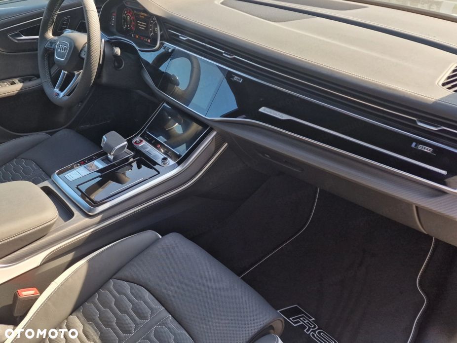 Audi RS Q8 - 12