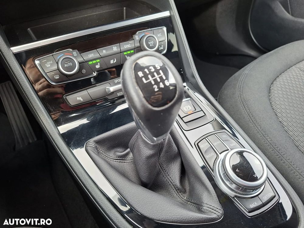 BMW Seria 2 218i Advantage - 14