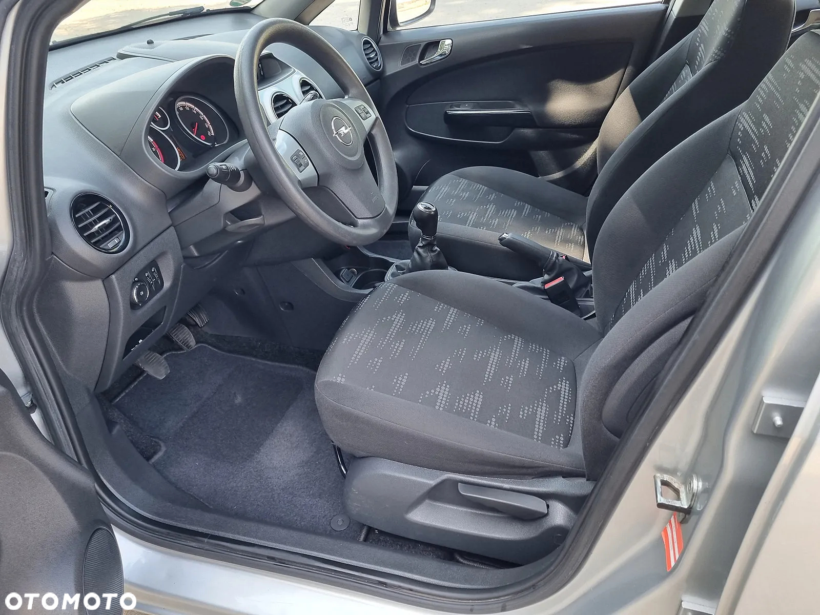 Opel Corsa 1.2 16V Enjoy - 8