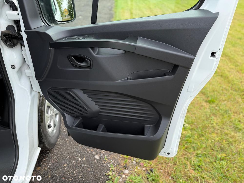 Renault Trafic - 16