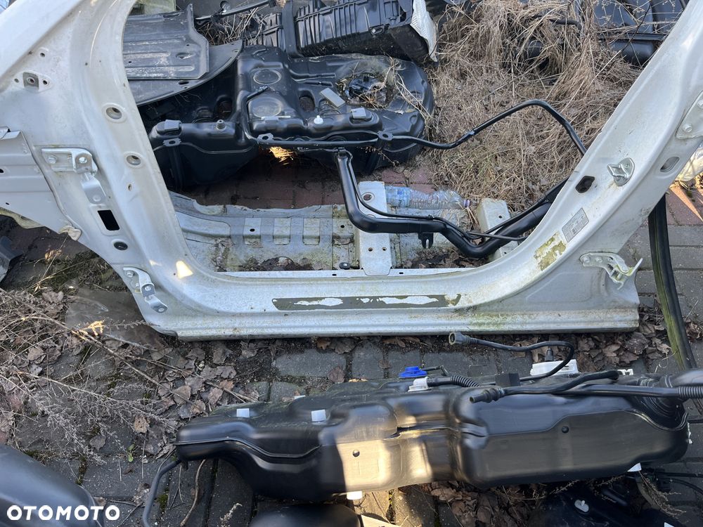 Ćwiartka słupek próg lewy Hyundai I20 II - 2