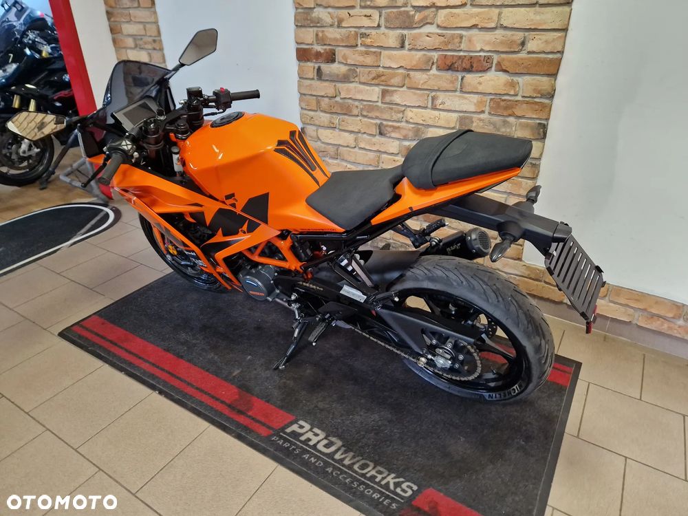 KTM RC 125 - 8