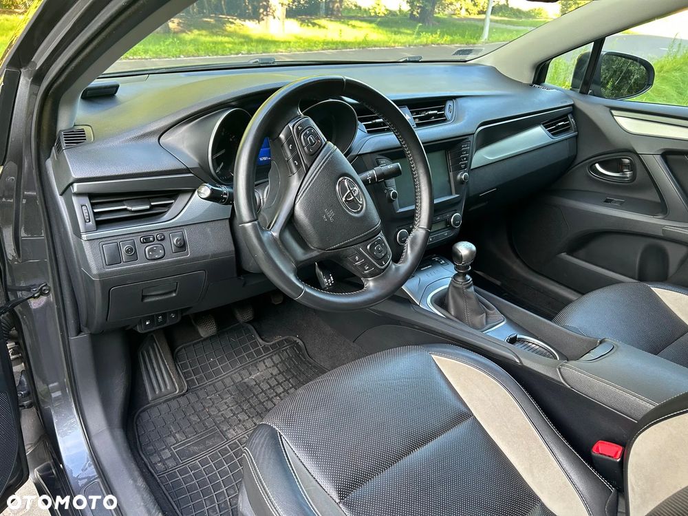 Toyota Avensis 1.8 Premium - 6