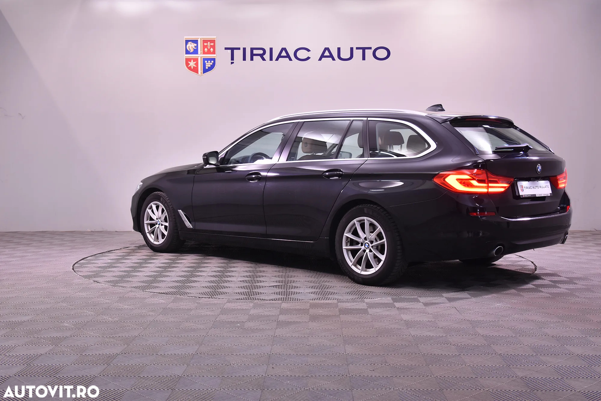 BMW Seria 5 520d Touring Aut. - 3