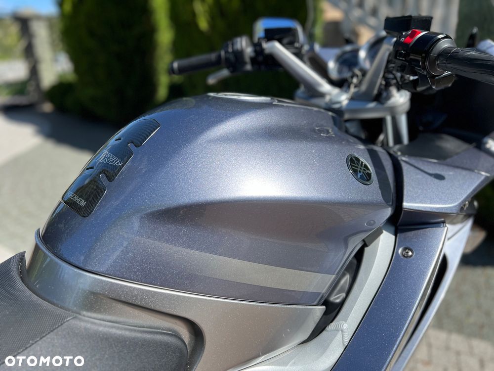 Yamaha FJR - 17