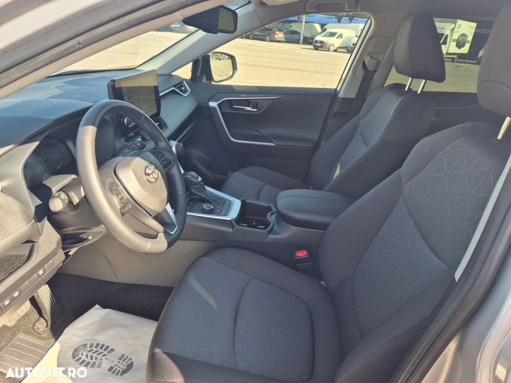 Toyota RAV4 - 11