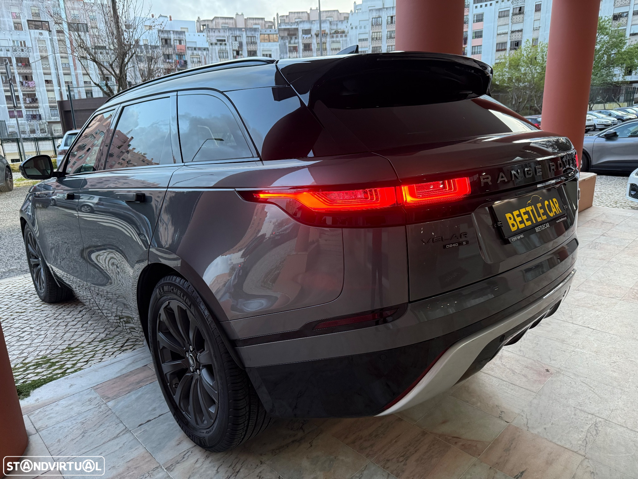 Land Rover Range Rover Velar 2.0 D R-Dynamic HSE - 18