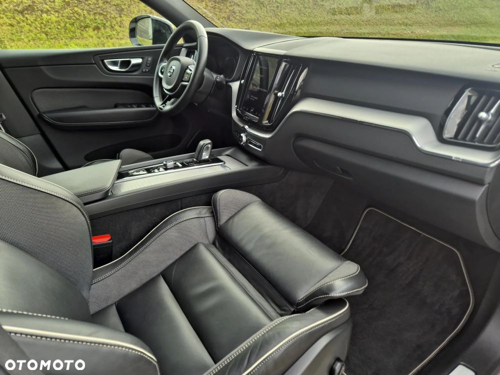 Volvo XC 60 B4 B R-Design - 21