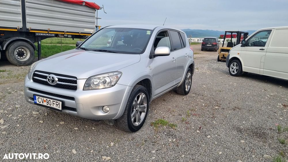 Toyota RAV4 2.2L D-CAT M/T Luxury - 1
