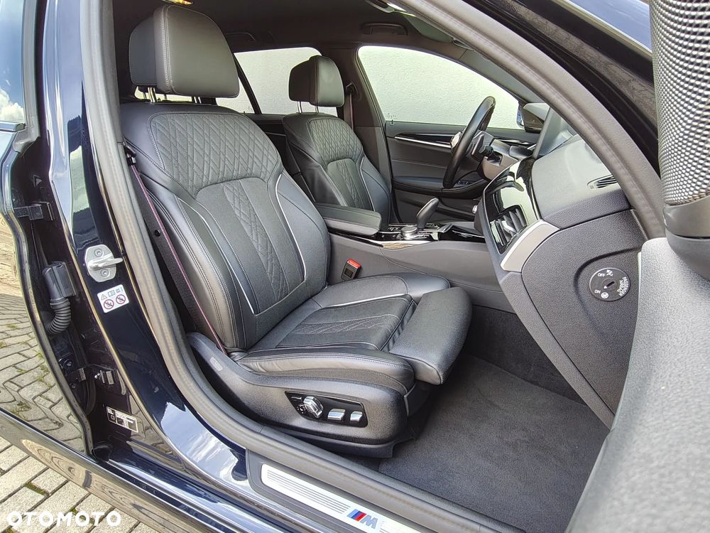BMW Seria 5 540i xDrive M Sport Edition - 30